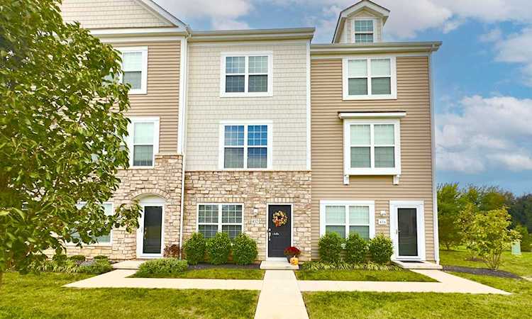 432 Autumn Ridge Circle Pickerington, OH 43147