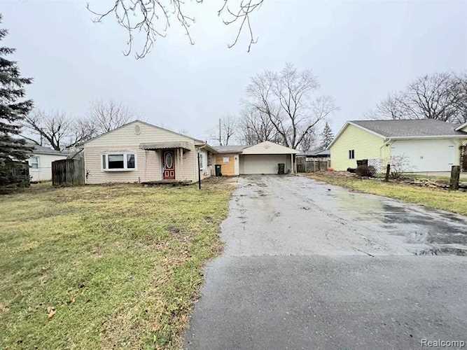 2817 Dearborn Rochester Hills, MI 48309