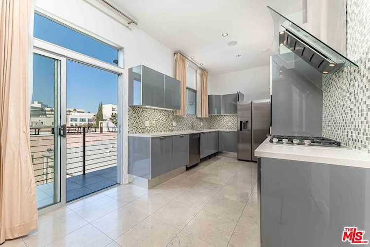 155 S Elm Dr #302, Beverly Hills, CA 90212 | RubyHome Photo 1