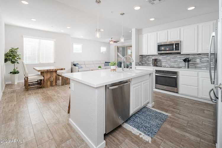 250 W Queen Creek Road #114 Chandler, AZ 85248 | MLS 6509884 Photo 1