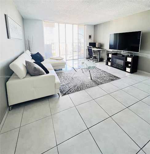 2780 NE 183rd St #2015 Aventura, FL 33160