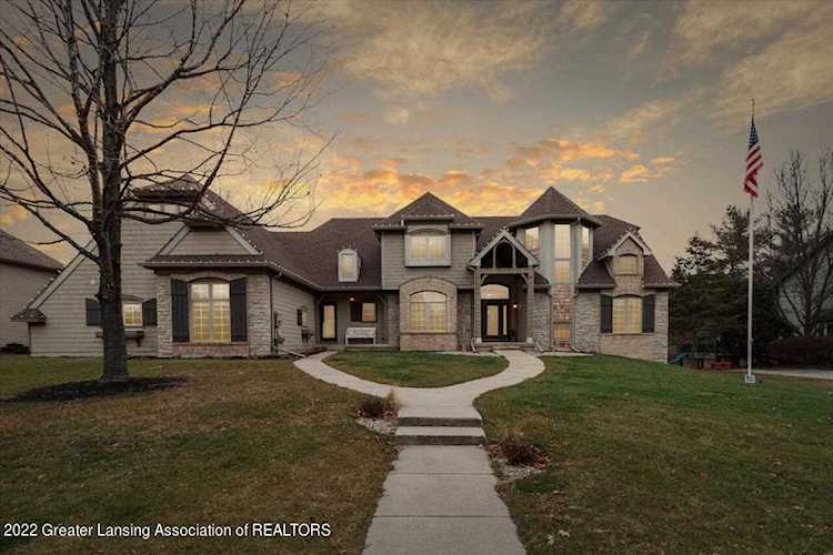1932 Belwood Dr Okemos, MI 48864