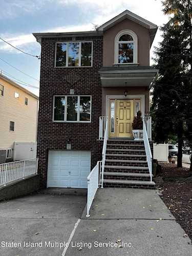 184 Sprague Ave Staten Island, NY 10307