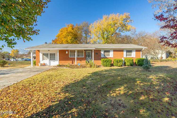 4221 Walpine Ln Knoxville, TN 37921