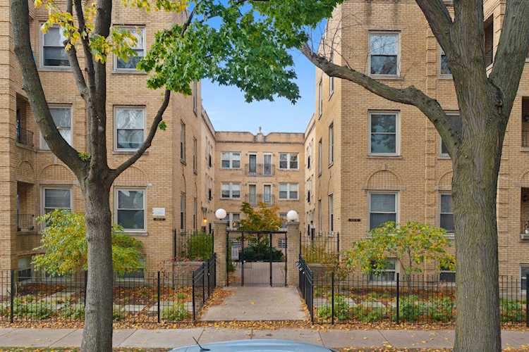 4712 N Bernard St #3E Chicago, IL 60625