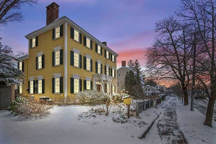287 High St Newburyport, MA 01950