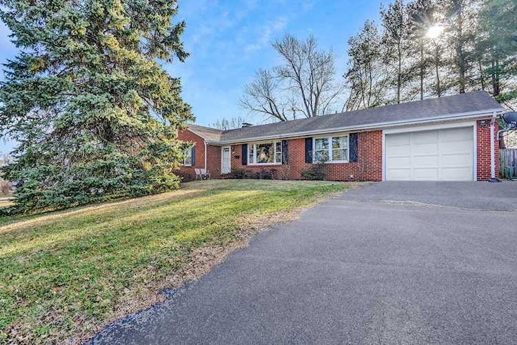 36 W Carrollton Salem, VA 24153