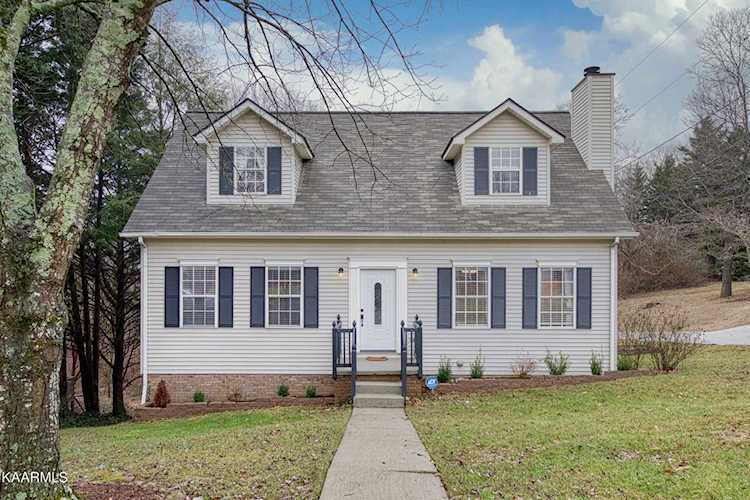 2204 Orchard Meade Ln Knoxville, TN 37923