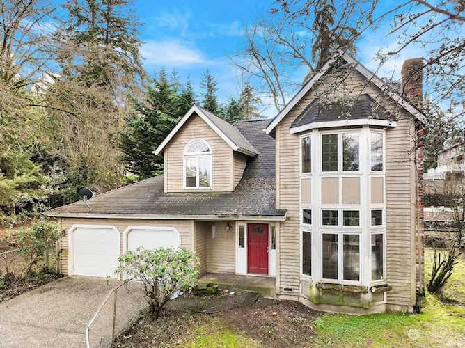 8113 NE 158th St Kenmore, WA 98028