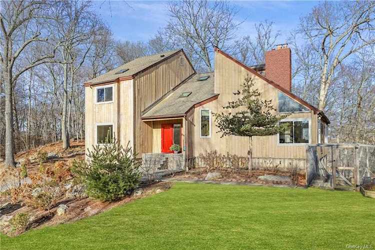 21 Birch Drive Katonah, NY 10536 | MLS H6222978 Photo 1