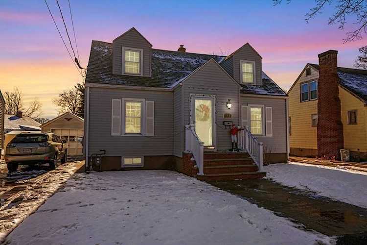 33 Dudley Street Saugus, MA 01906