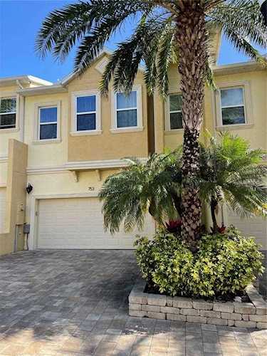 753 Grand Cypress Ln Tarpon Springs, FL 34689