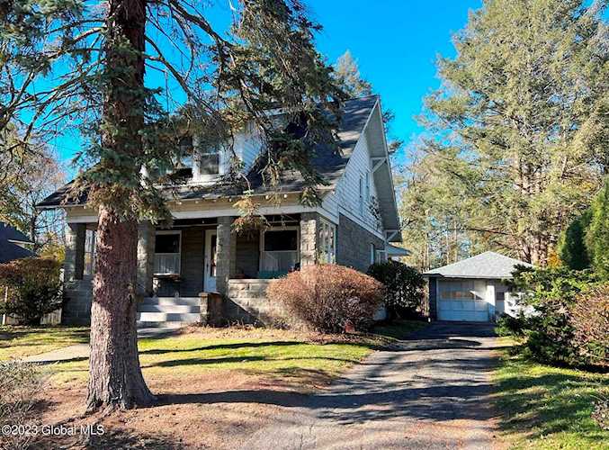 15 Electric Ave East Greenbush, NY 12061