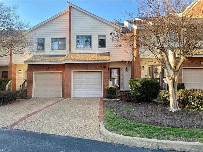 715 Coquina Ln Virginia Beach, VA 23451