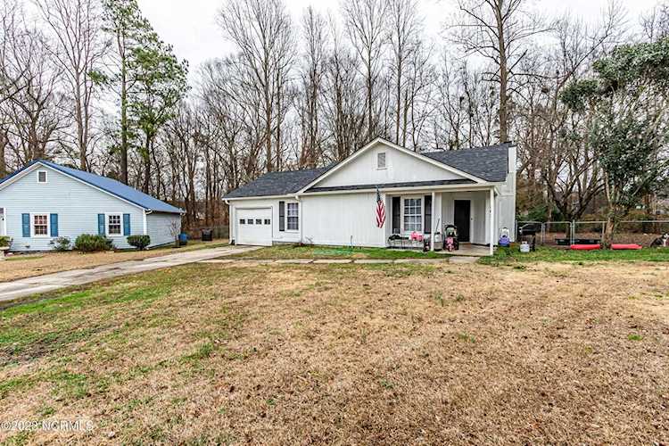 802 Cobblestone Court Jacksonville, NC 28546