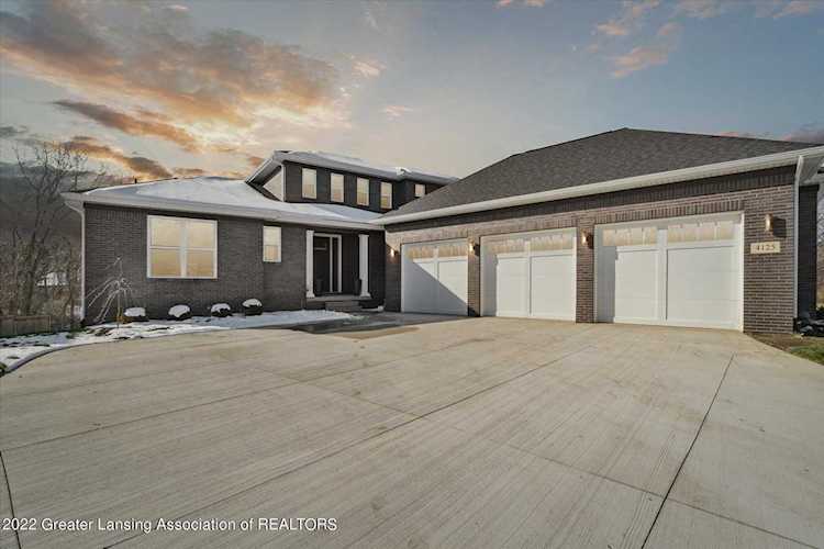 4125 Harbour Cove Lansing, MI 48911