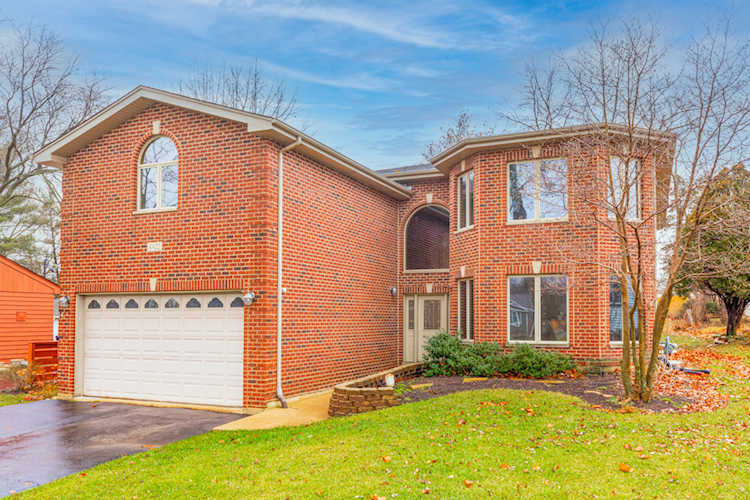 4822 Pershing Ave Downers Grove, IL 60515