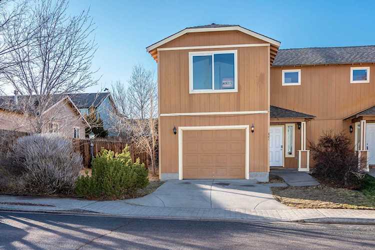 844 SE Maliah Ave Madras, OR 97741 | MLS 220158288 Photo 1