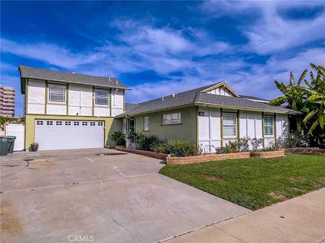534 Traverse Dr Costa Mesa, CA 92626