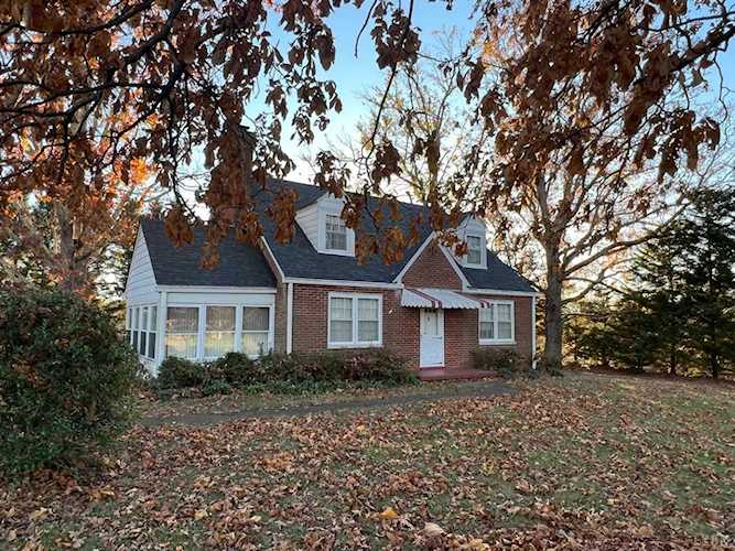 2906 Waterlick Rd Lynchburg, VA 24502