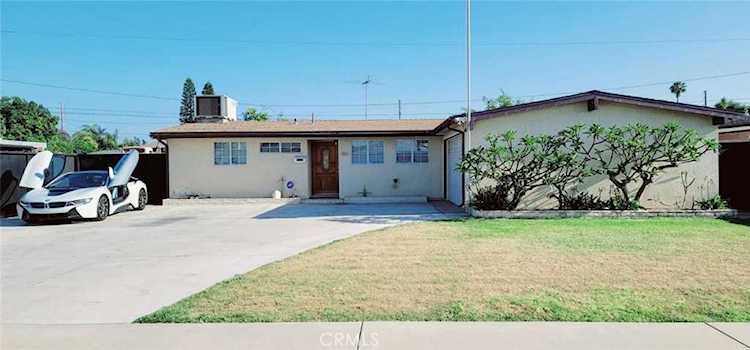 9562 Canton Ave Anaheim, CA 92804
