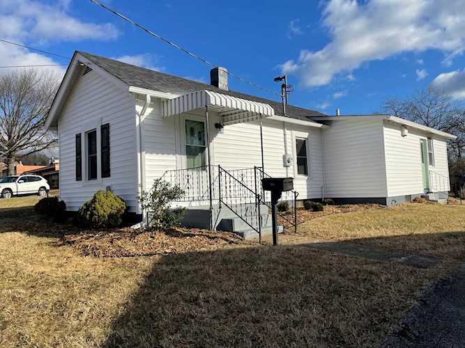 506 N Bruffey Salem, VA 24153