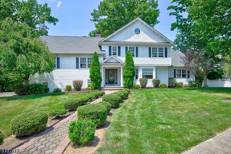 51 Woodland Ave West Orange Twp., NJ 07052