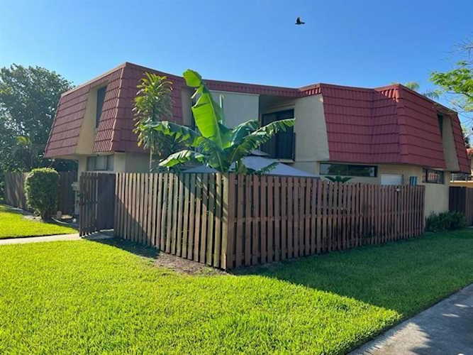22952 Oxford Place 18-A #18-4 Boca Raton, FL 33433