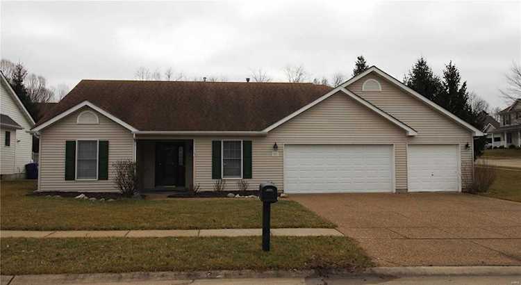 82 Gregory Ct Wentzville, MO 63385