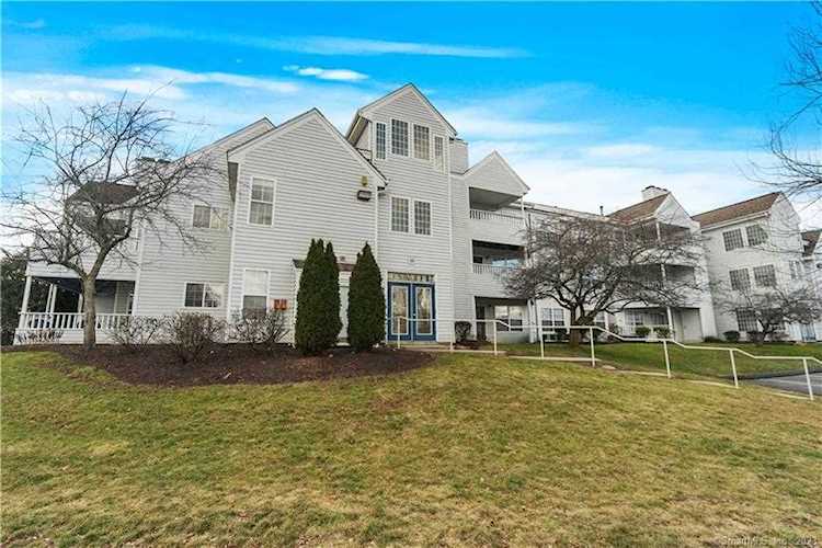 14 Forest Glen Circle #16 Middletown, CT 06457