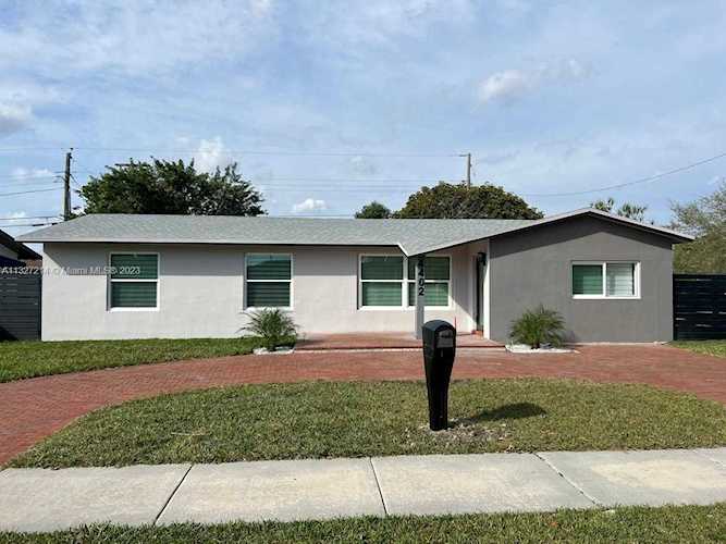 4402 SW 89th Ct Miami, FL 33165