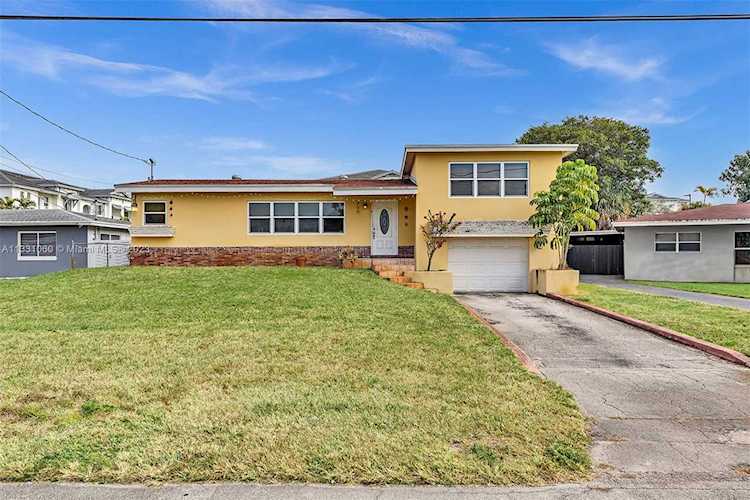 208 NW 42nd Ave Plantation, FL 33317