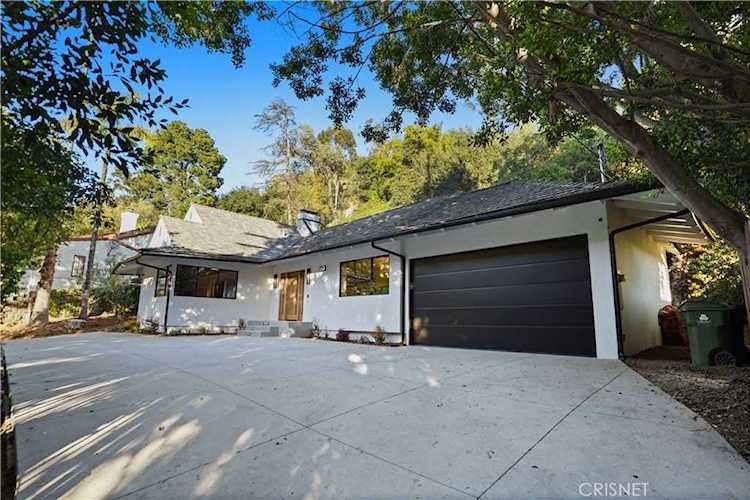2124 Coldwater Canyon Dr, Beverly Hills, CA 90210 | RubyHome Photo 1