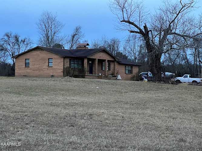 1150 Hewins Rd Lenoir City, TN 37772