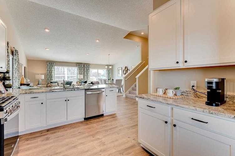 7682 207th Street W Lakeville, MN 55044