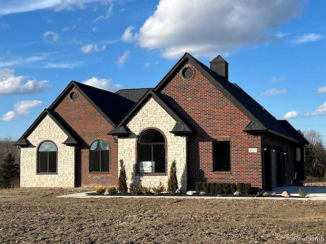 8083 Morningside Romeo, MI 48065