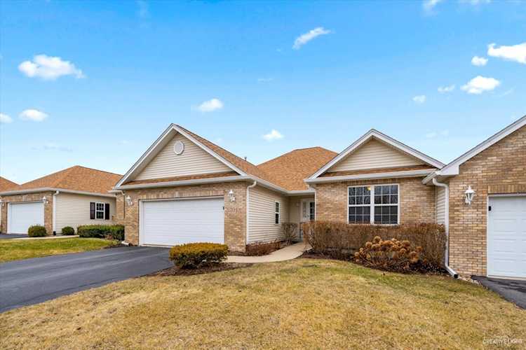 304 Garden Circle Yorkville, IL 60560