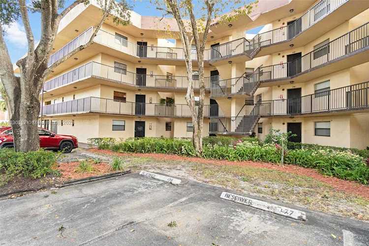 6555 W Broward Blvd #306 Plantation, FL 33317