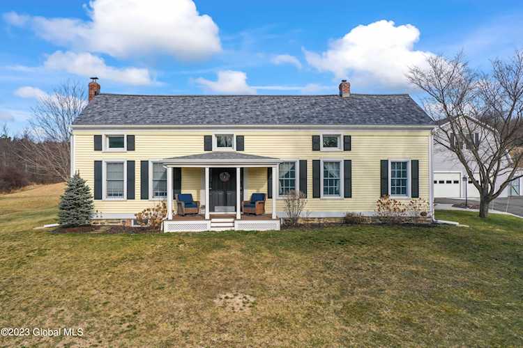 54 Deepkill Rd Troy, NY 12180