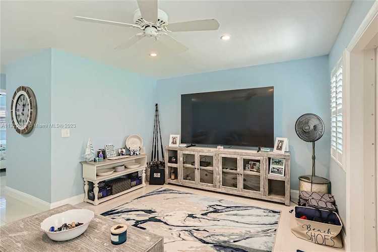 1504 S Surf Rd #42 Hollywood, FL 33019