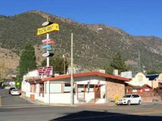 24 Fourth 30 fourth st, 51357 Hwy 395, 121 Lee Vining Ave Lee Vining, CA 93541