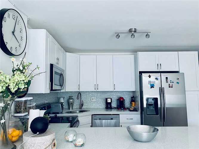 2801 NE 183rd St #215W Aventura, FL 33160