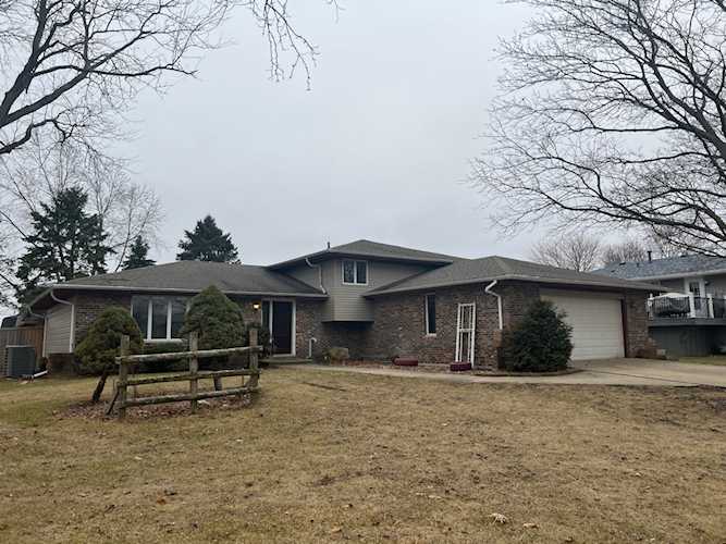 112 N Menominee Dr Minooka, IL 60447