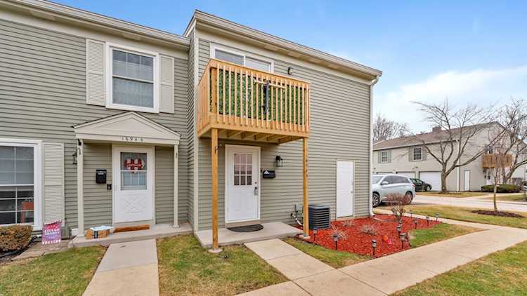 1694 Valley Forge Ct #A Wheaton, IL 60189