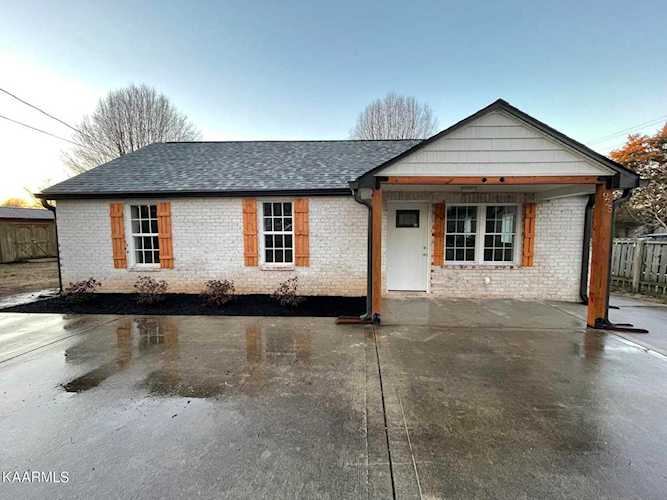 925 E Beaver Creek Dr Knoxville, TN 37918