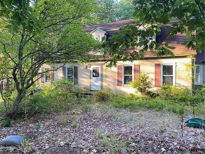 60 Old Miller Lane Guilford, CT 06437