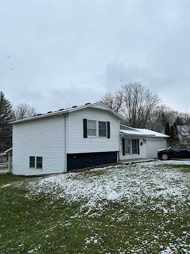 460 Divine Hwy Portland, MI 48875 | MLS 23002184 Photo 1