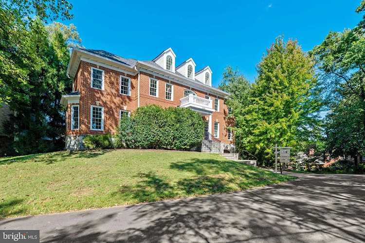 4220 23rd St N Arlington, VA 22207