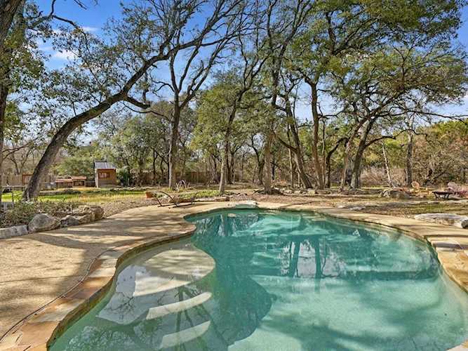 725 Shady Hollow DR Georgetown, TX 78628