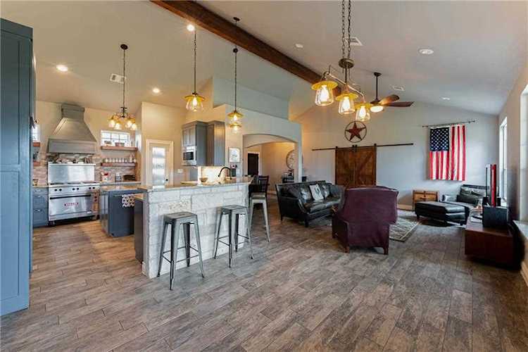101 County Road 461 Coupland, TX 78615